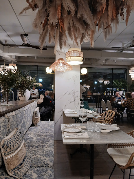 Salón del restaurante origen zaragoza